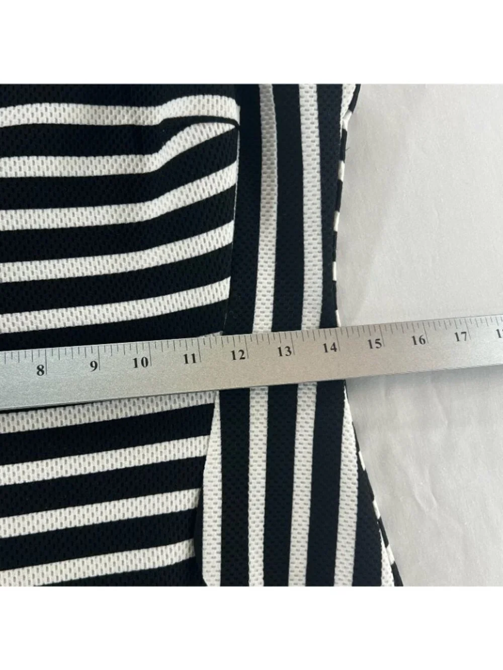Sharagano Sheath Dress Womens 2 Sleeveless Optical Illusion Striped Black White - Picture 4 of 14